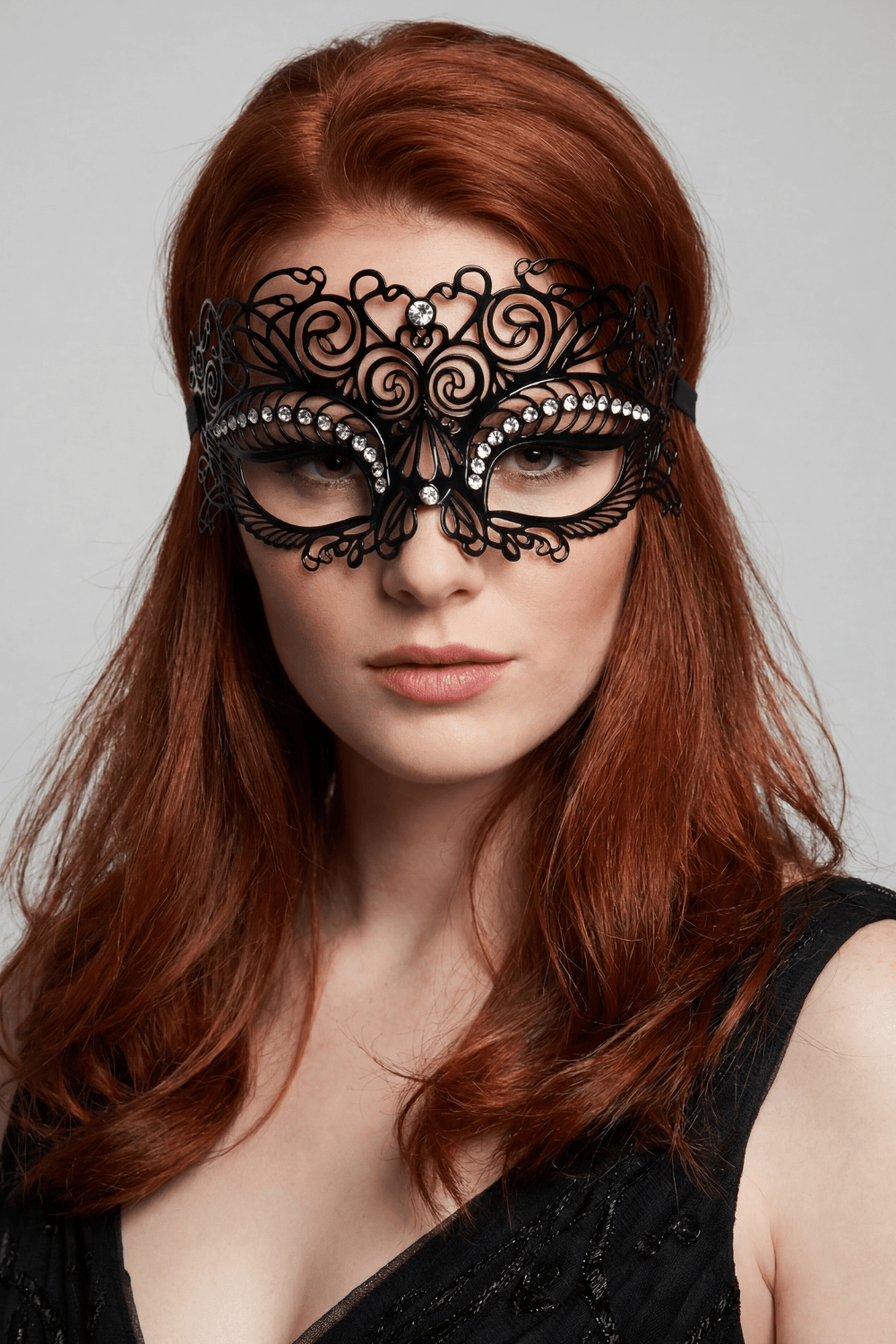 Masque vénitien Giulia rigide noir avec strass - Be Lily Accessories
