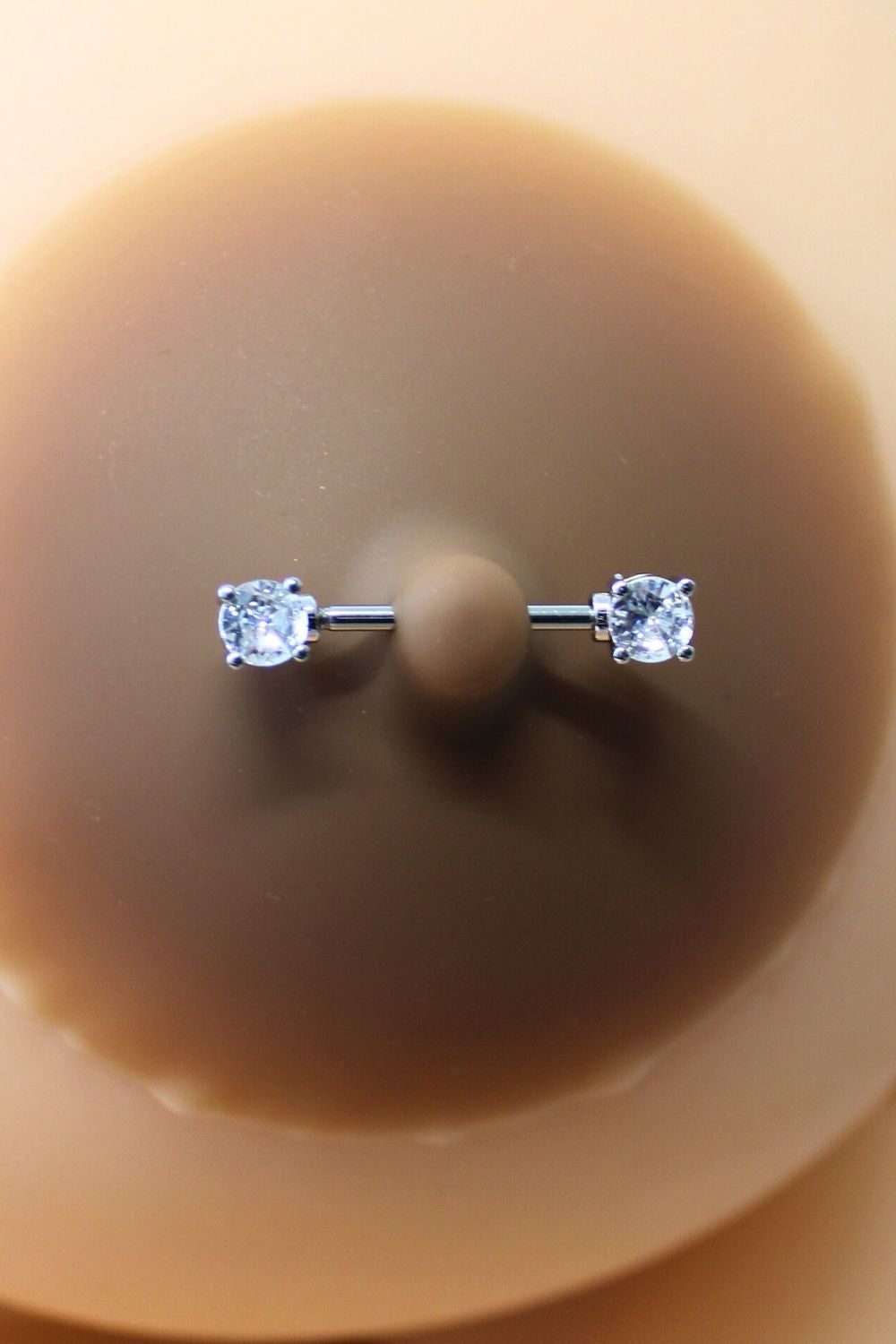 Paire de cache-tétons piercing barre faux diamant peau foncée - Be Lily Accessories