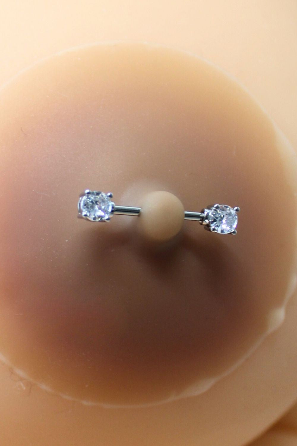 Paire de cache-tétons piercing barre faux diamant peau métisse - Be Lily Accessories
