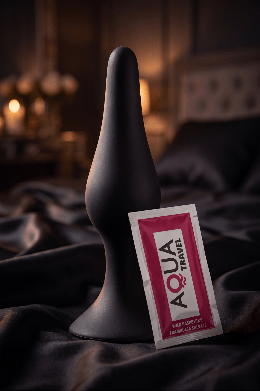 Plug Anal Noir en Silicone XL avec Ventouse Taille XL 15 cm Pocket Pleasure 1 dosette de lubrifiant - Pocket Plaesure
